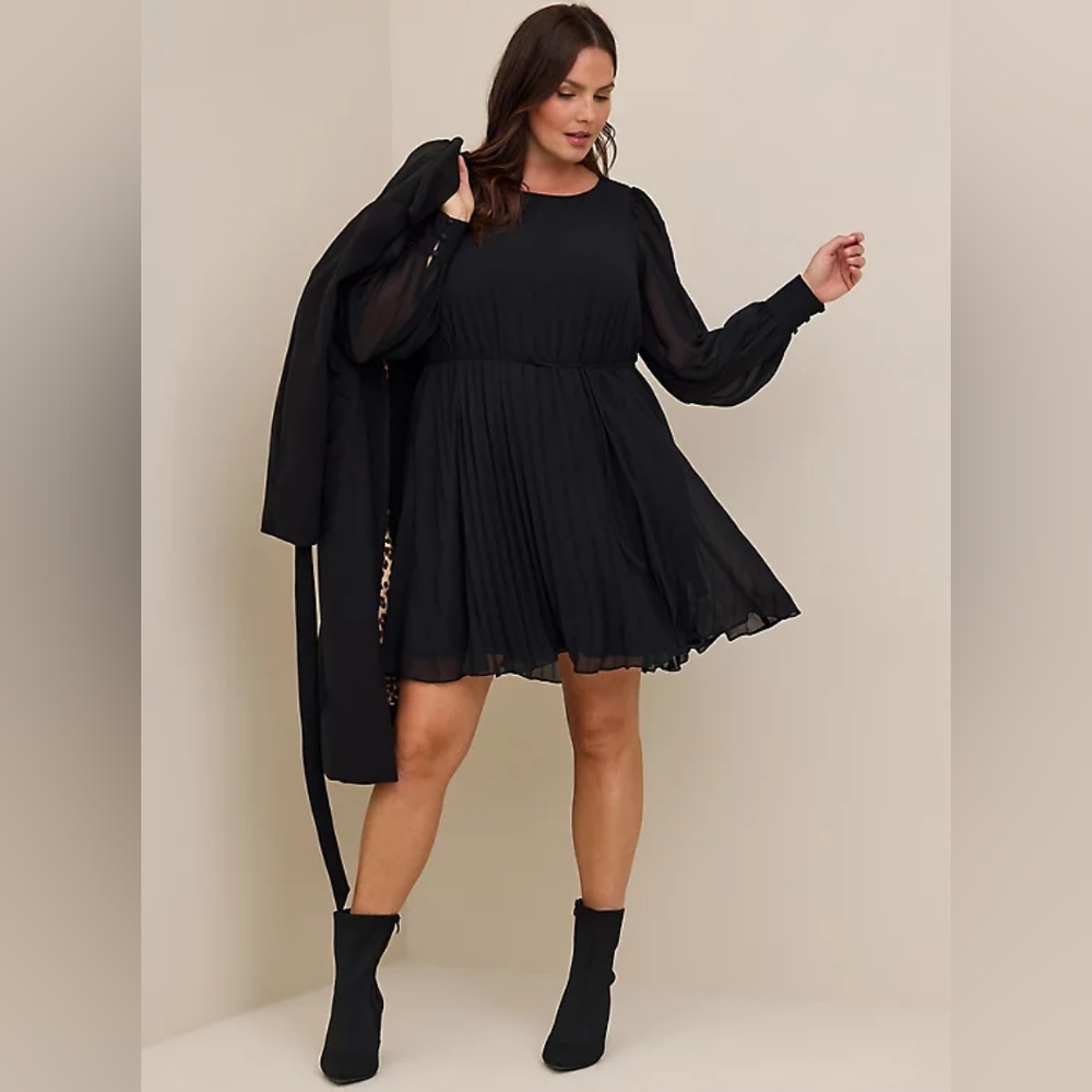 💘💋❤ Torrid Mini Chiffon Pleated Dress Black size 22/24 ❤💋💘